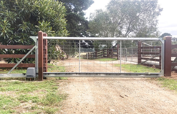 Benefits of Installing Sliding Fence Gates