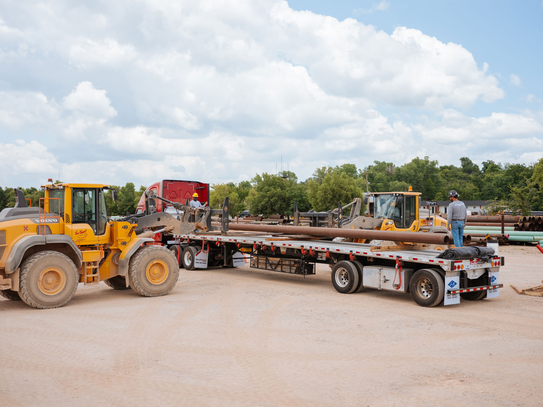 Conquering Steel Pipe Transport with International Pipe’s Logistics Team