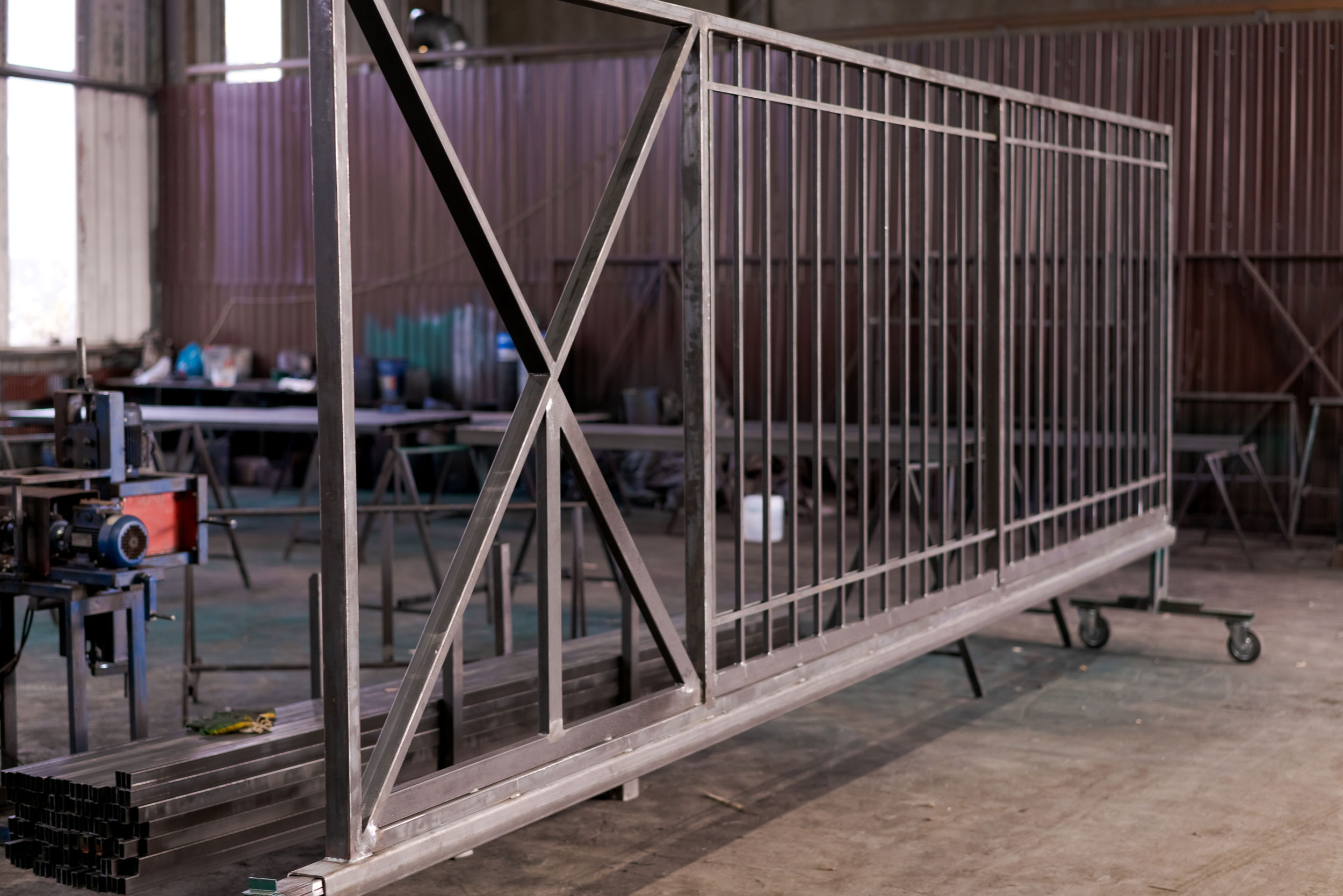 Benefits of Installing a Pipe Fence for Farms, Ranches, and Commercial Properties